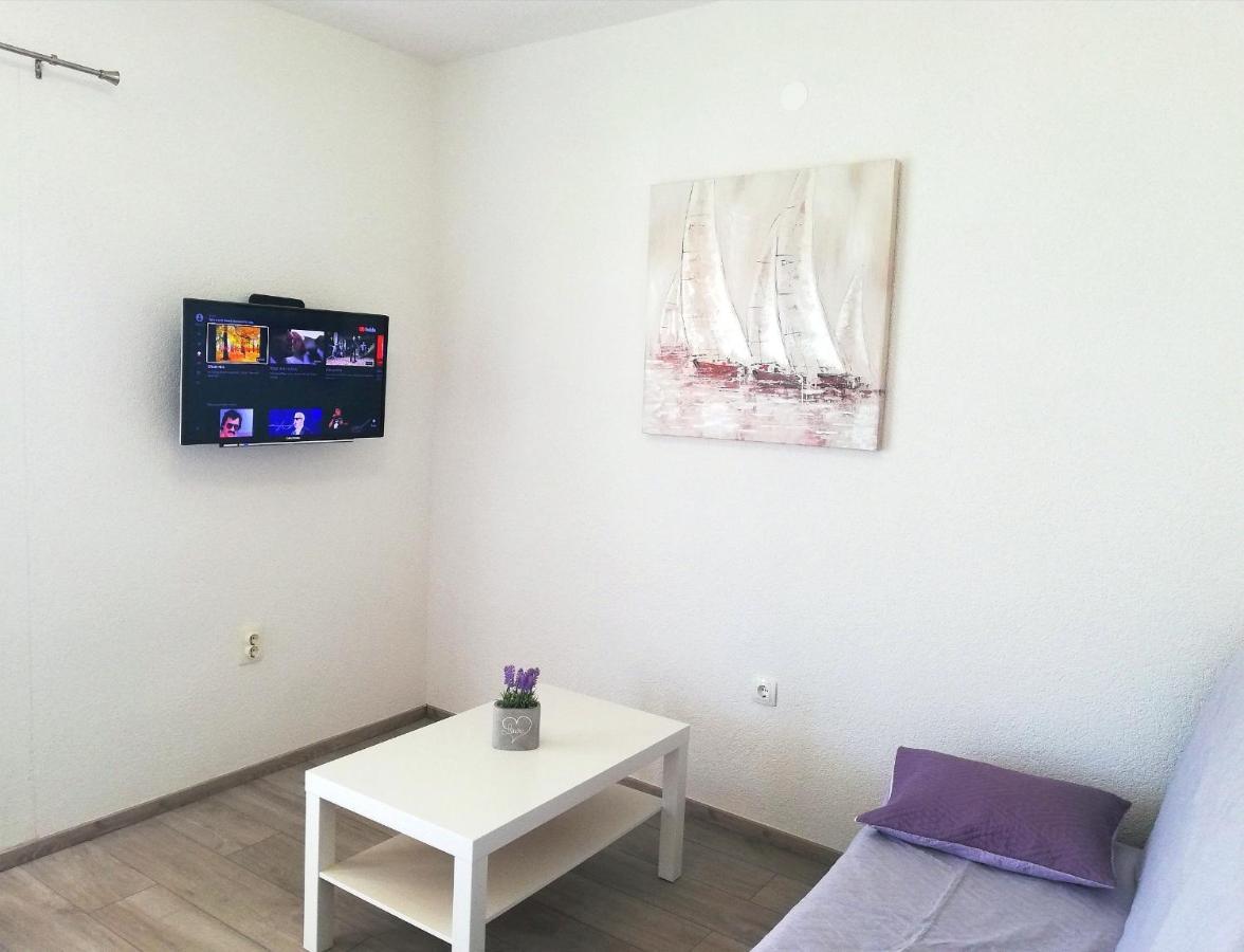 Apartments Amfora Gdinj Екстер'єр фото