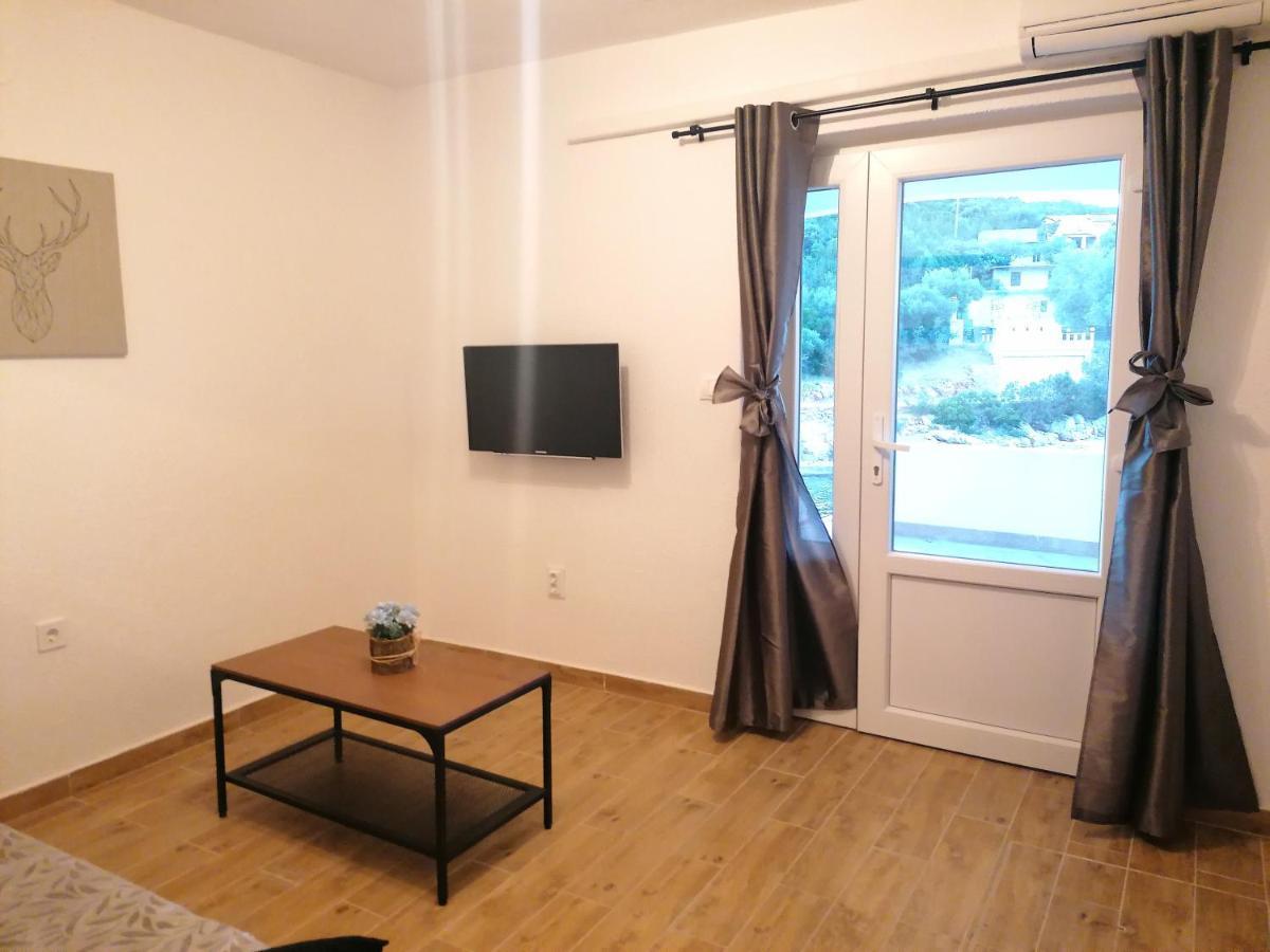 Apartments Amfora Gdinj Екстер'єр фото