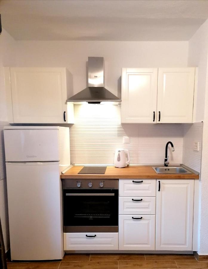 Apartments Amfora Gdinj Екстер'єр фото