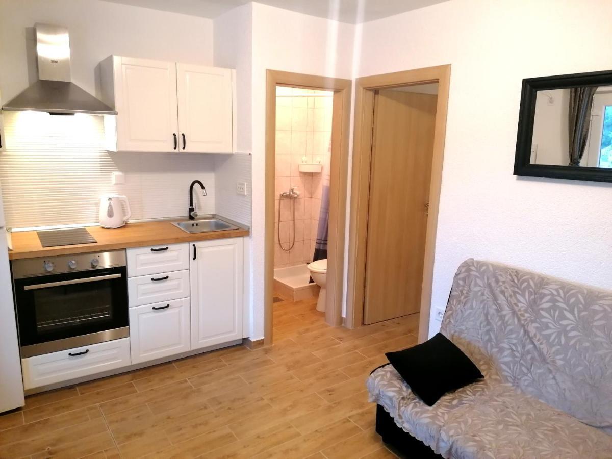 Apartments Amfora Gdinj Екстер'єр фото