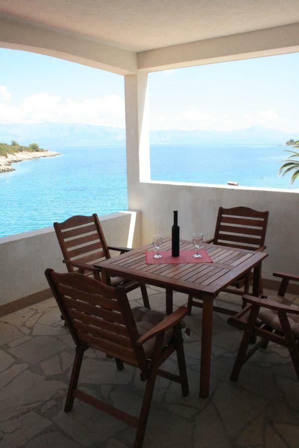 Apartments Amfora Gdinj Екстер'єр фото