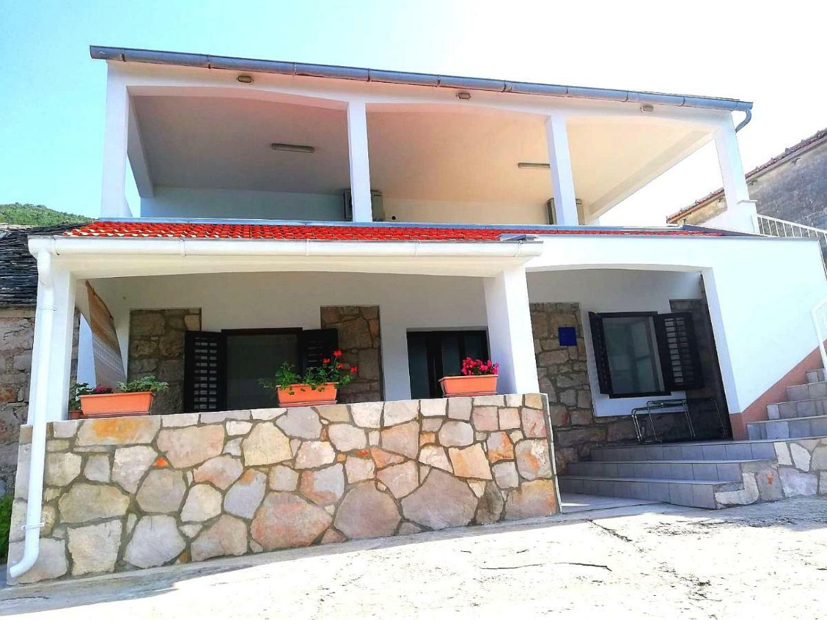 Apartments Amfora Gdinj Екстер'єр фото
