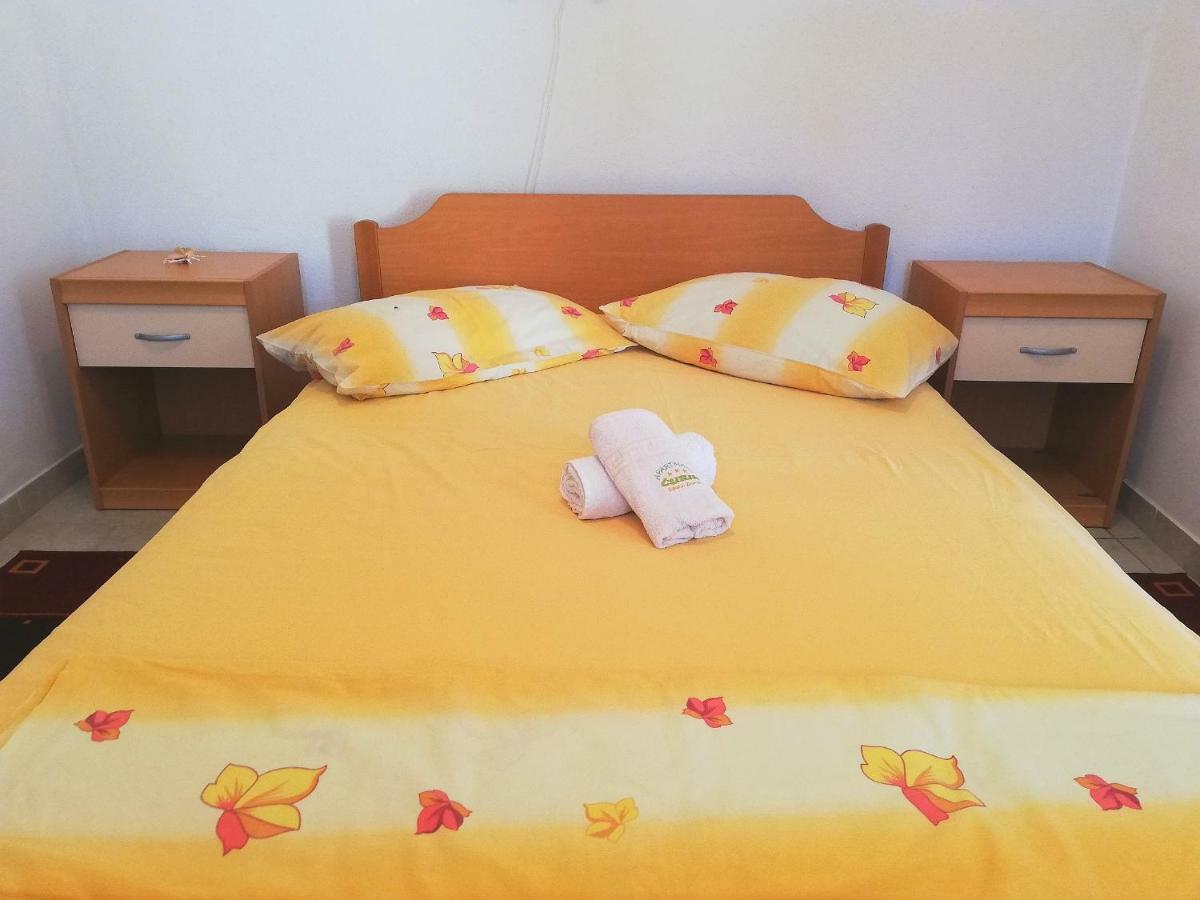 Apartments Amfora Gdinj Екстер'єр фото