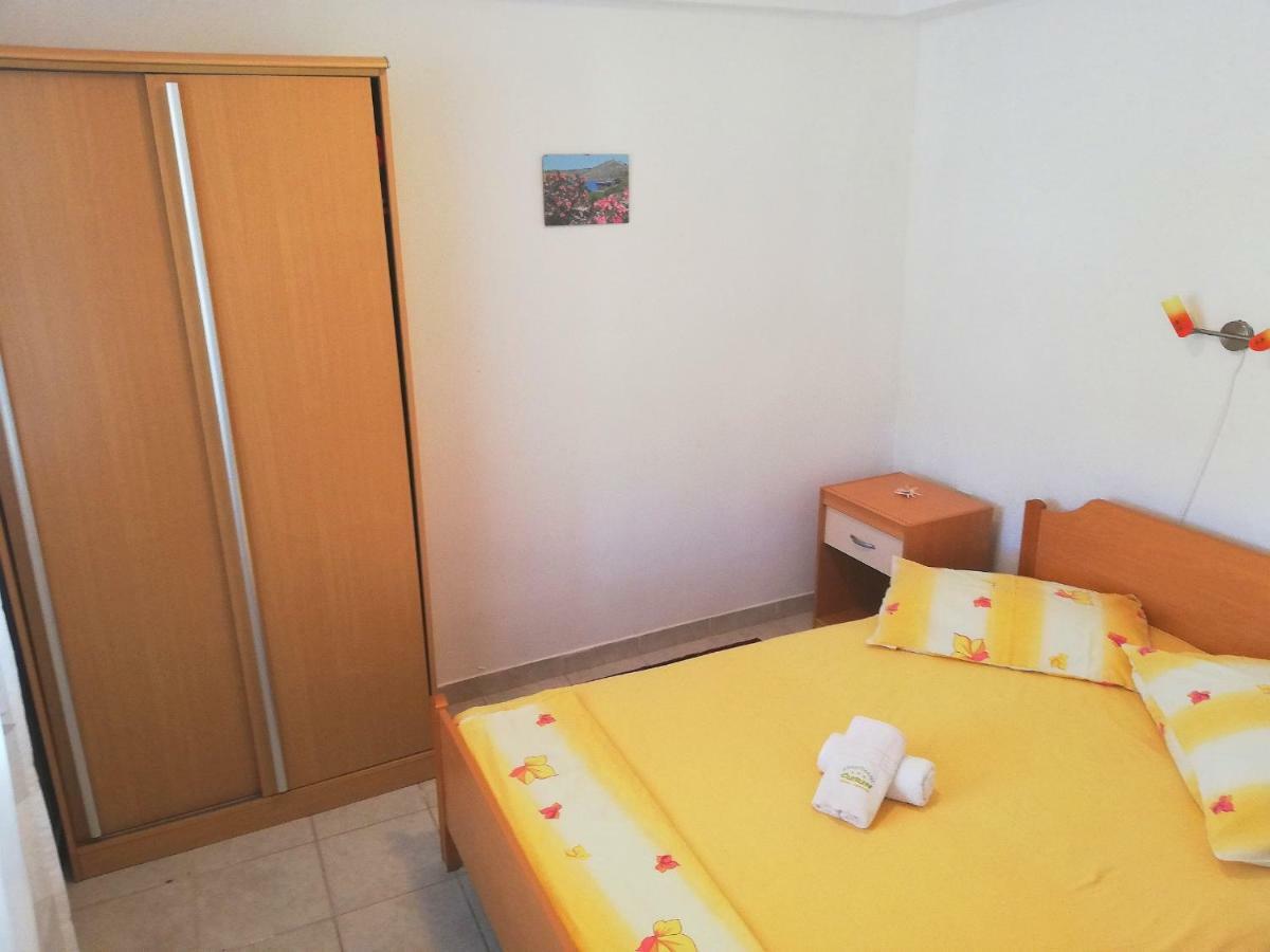 Apartments Amfora Gdinj Екстер'єр фото