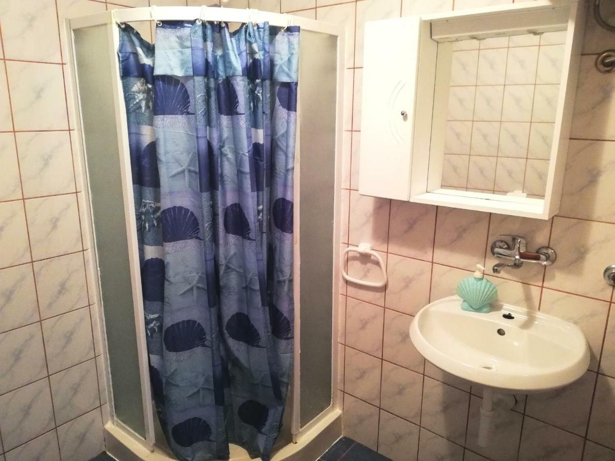 Apartments Amfora Gdinj Екстер'єр фото